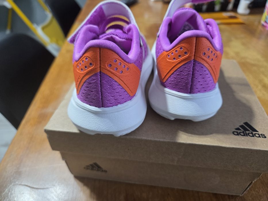 Бебешки маратонки Адидас Light motion р-р 20