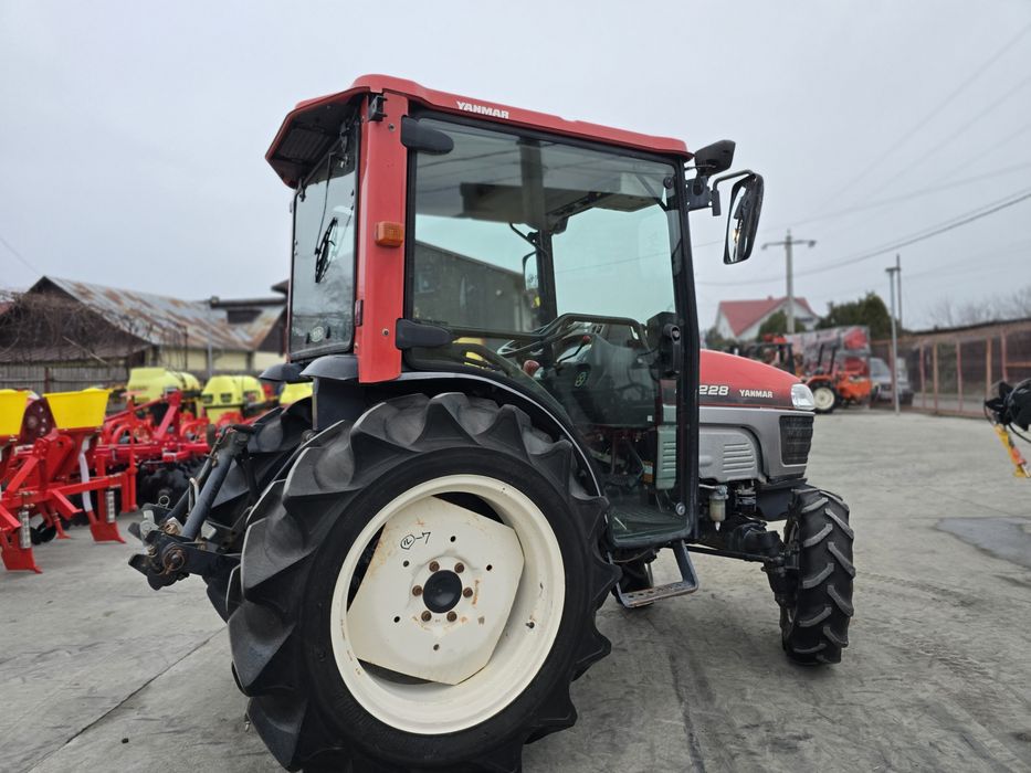 Tractoare / Tractor japonez Yanmar EF228