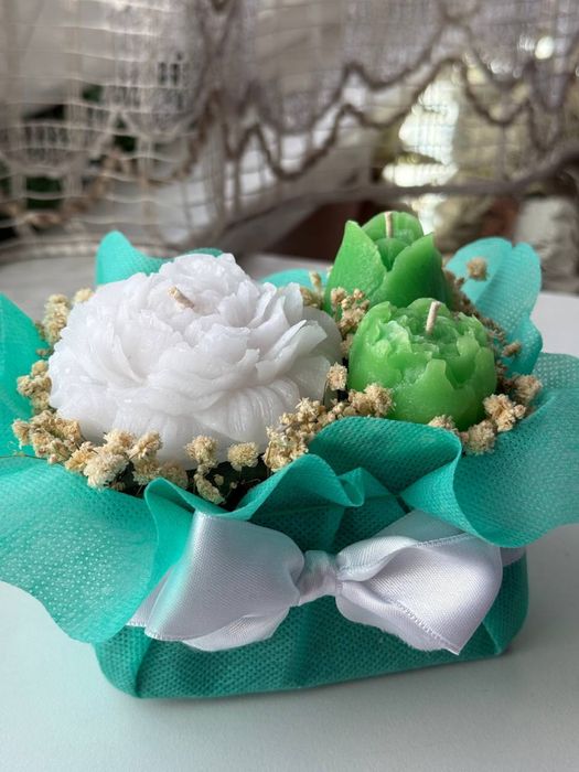 Букет от соеви свещи