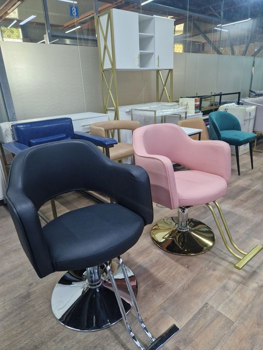 Парикмахерское кресло