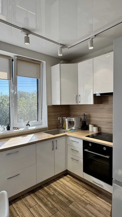 Тристаен имот в кв.Красно село