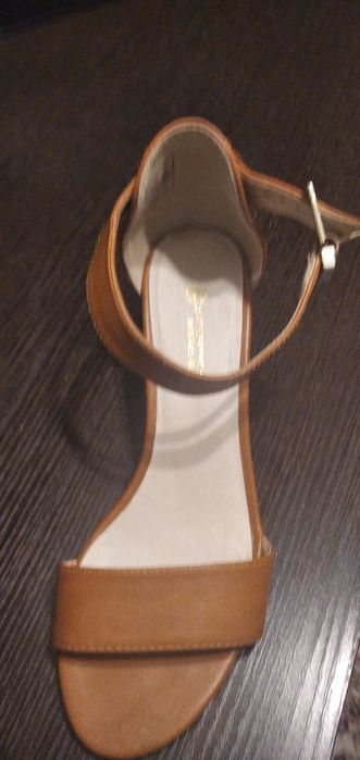 Туфли 36, 37,  40, босоножки 36,38