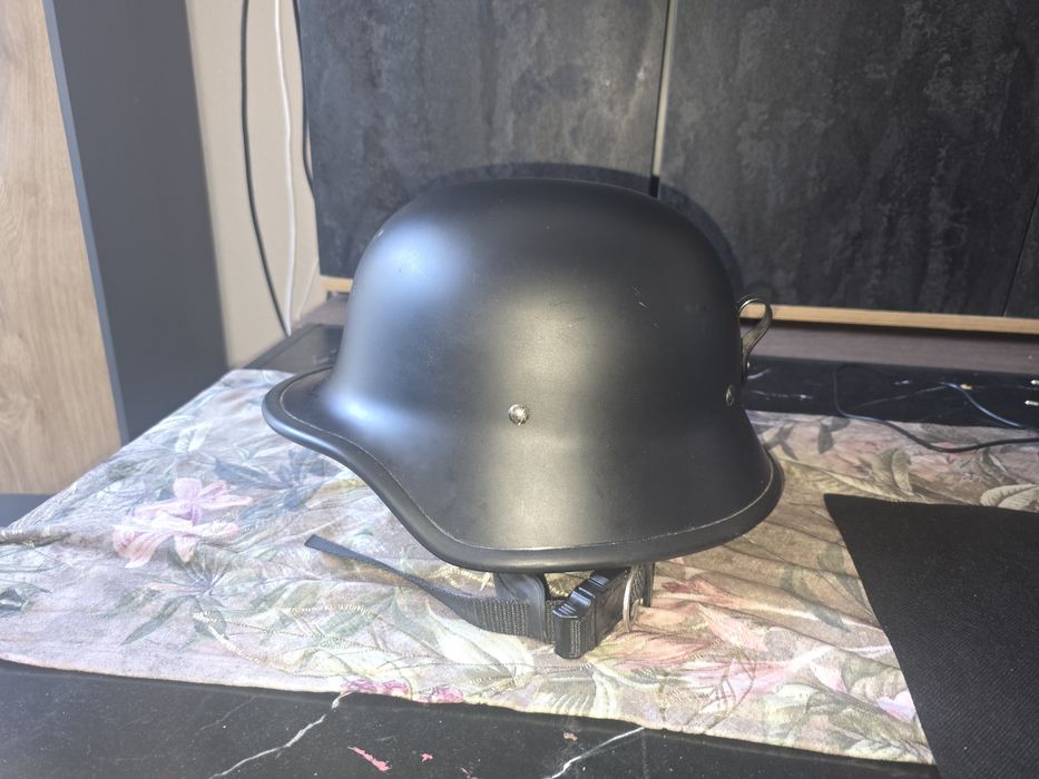 Немска каска-Рокерска