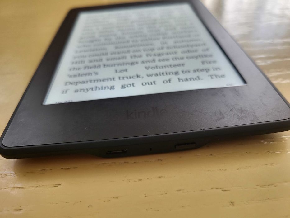 Kindle 7мо поколение с подсветка. Цената е без коментар!