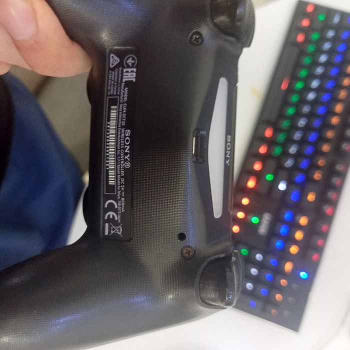 2 геймпада DualShock 4 (PS4) + док-станция DOBE