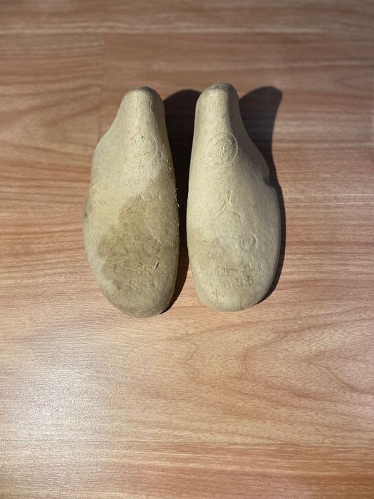 Size 42 EU - Jordan 1 Retro OG High Yellow Toe