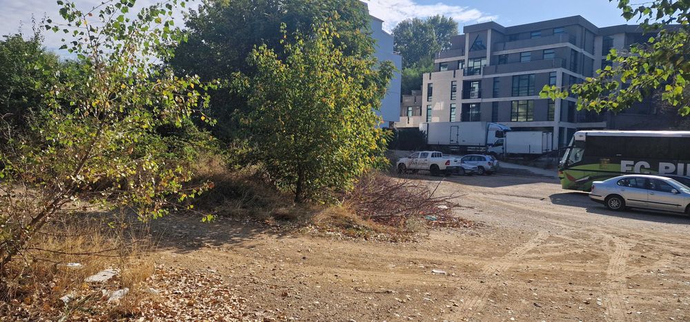 Парцел с УПИ за продажба от собственик, до ЮЗУ за инвестиция и строеж.