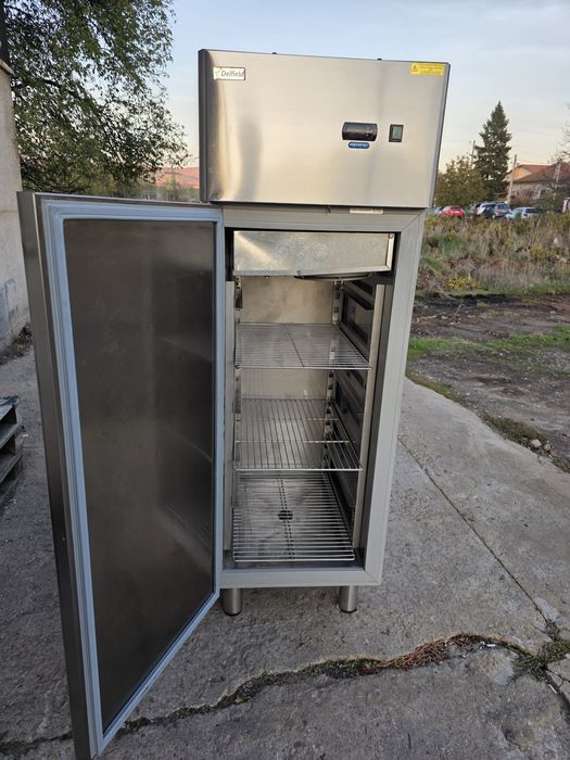 Хладилник 60/40 см.