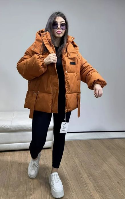 Продаю женскую куртку