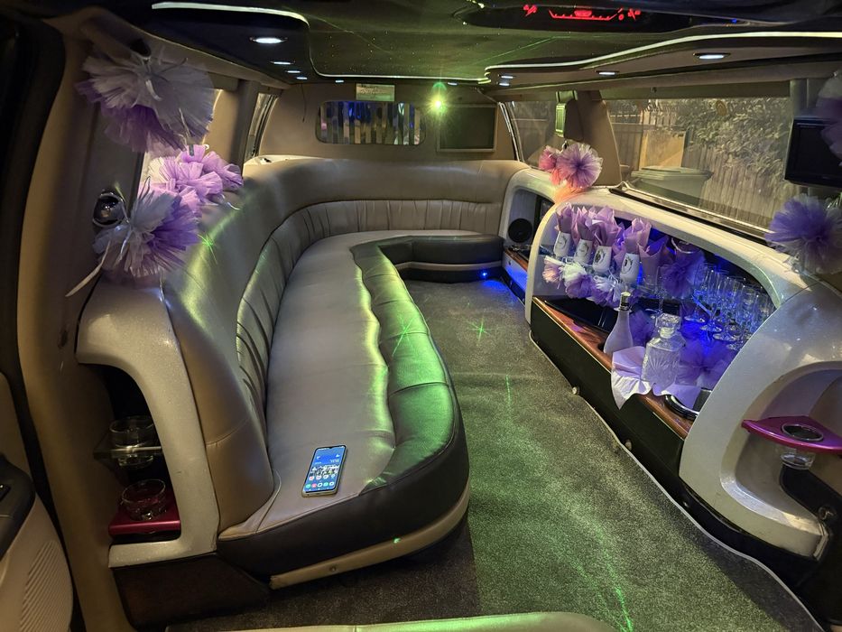 Limuzină de închiriat Iasi Vaslui Bacău Neamț Roman Botosani