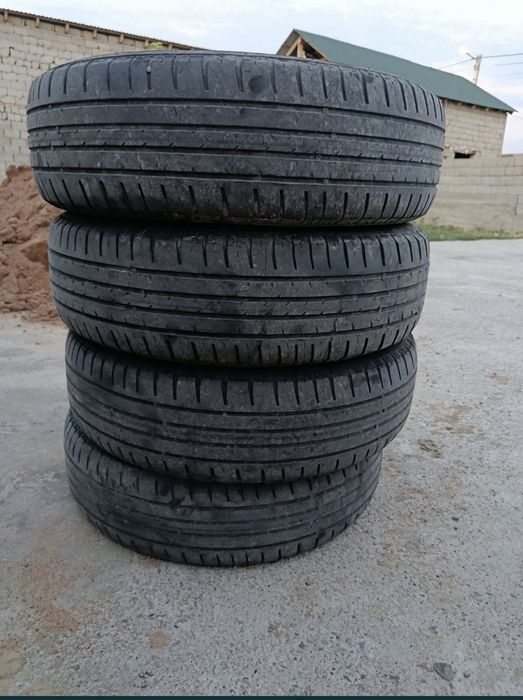 Продам комплект импортных летних шин