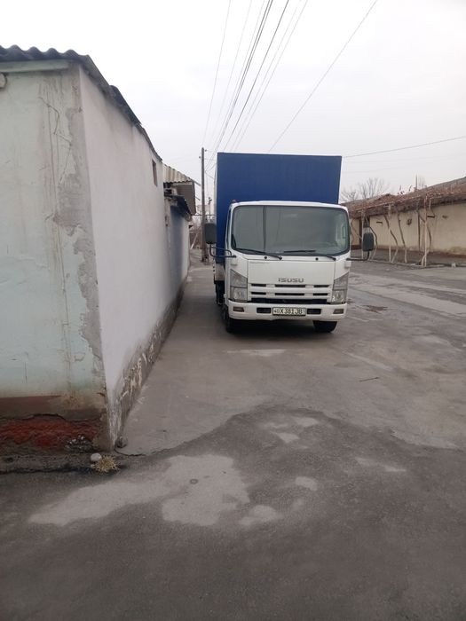 Isuzi yuk sotiladi