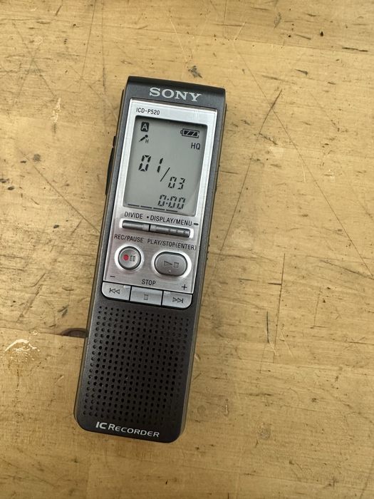 Reportofon sony icd-p520 de culoare gri cu negru