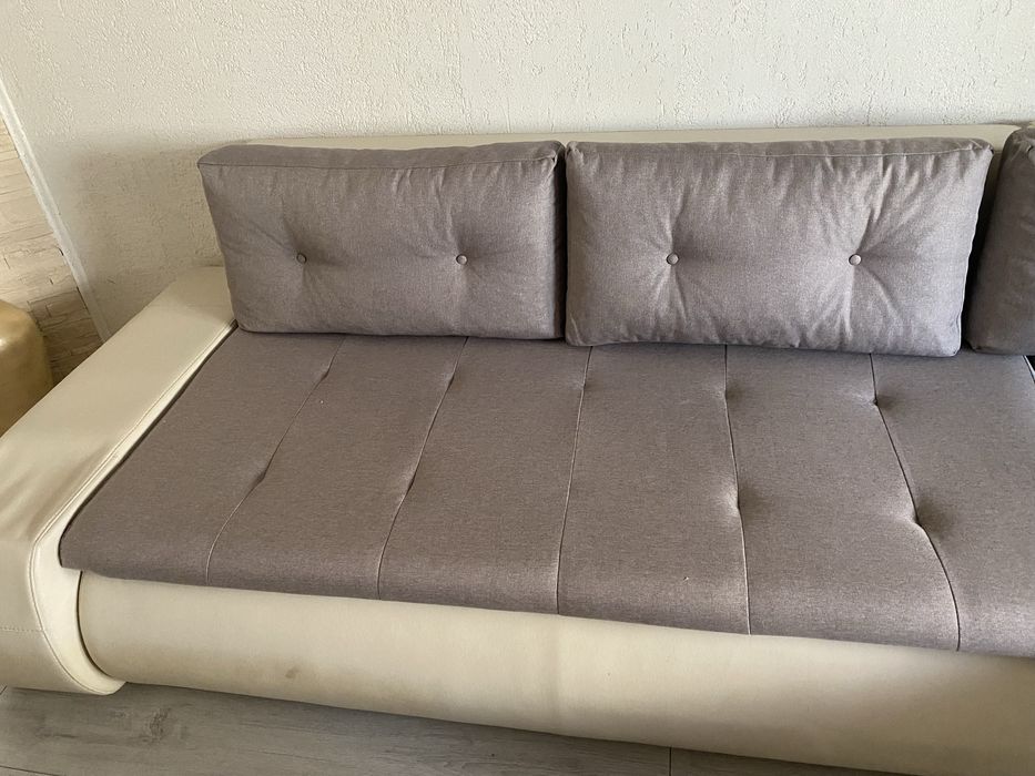 Coltar cu lada pentru lenjerie