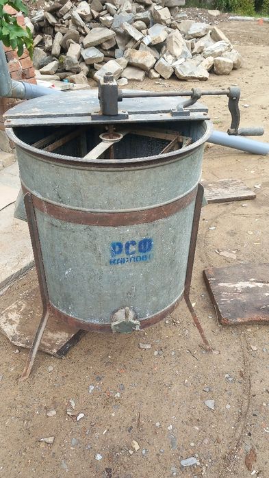 Продавам центрофуга за мед