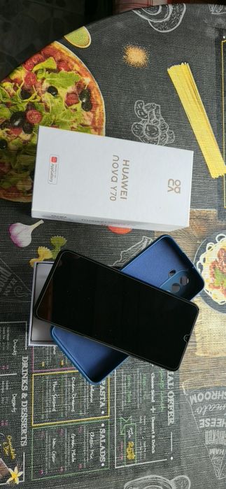 Huawei Y70 4 ram..128