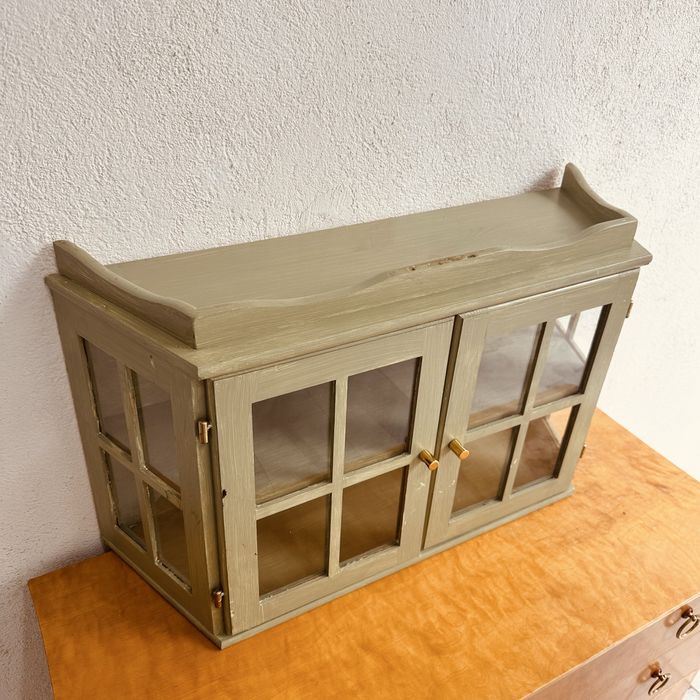 Шведски стенен витринен шкаф / Scandinavian Country Style