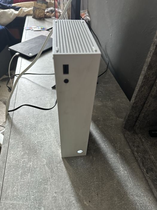 Vând Xbox series s