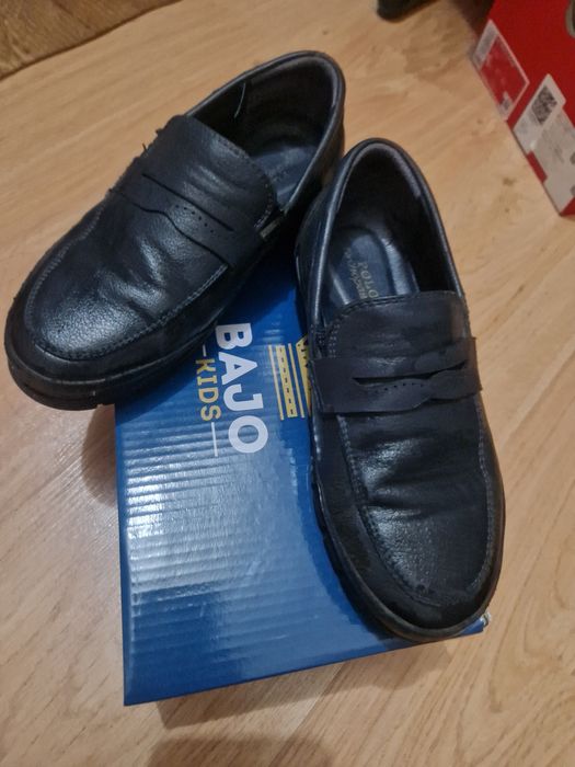 Продам кожаную обувь для мальчика