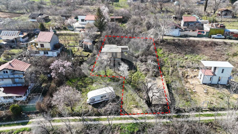 Парцел с едноетажна вила в м-т Прибой- 96064