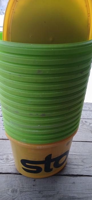 Găleți din plastic, cu capac