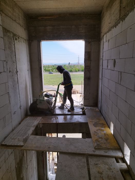 Taiere beton Goluri usi geamuri Gauri cu carota