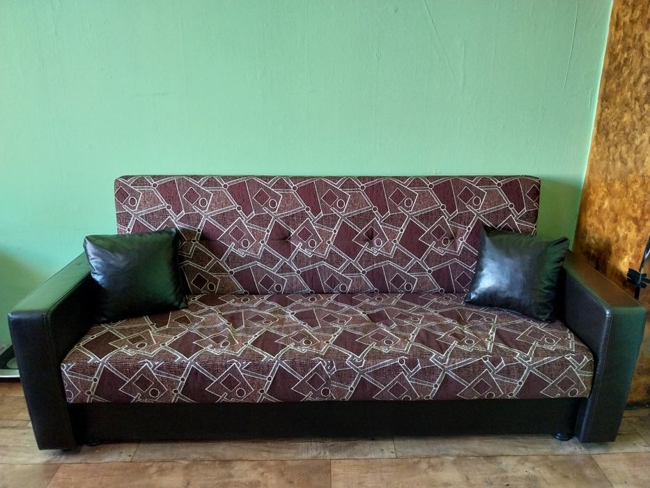 Диван. Във отлично състояние. Без никакви  забележки