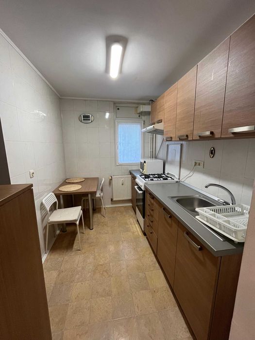 Închiriere 2 camere sector 4