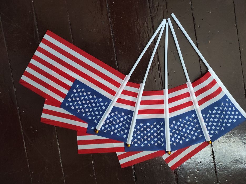 Флагчета на САЩ, Австралия, Доминиканската република, Ватикана и ЛГБТ