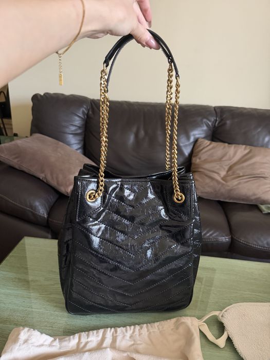 YSL лачена черна чанта