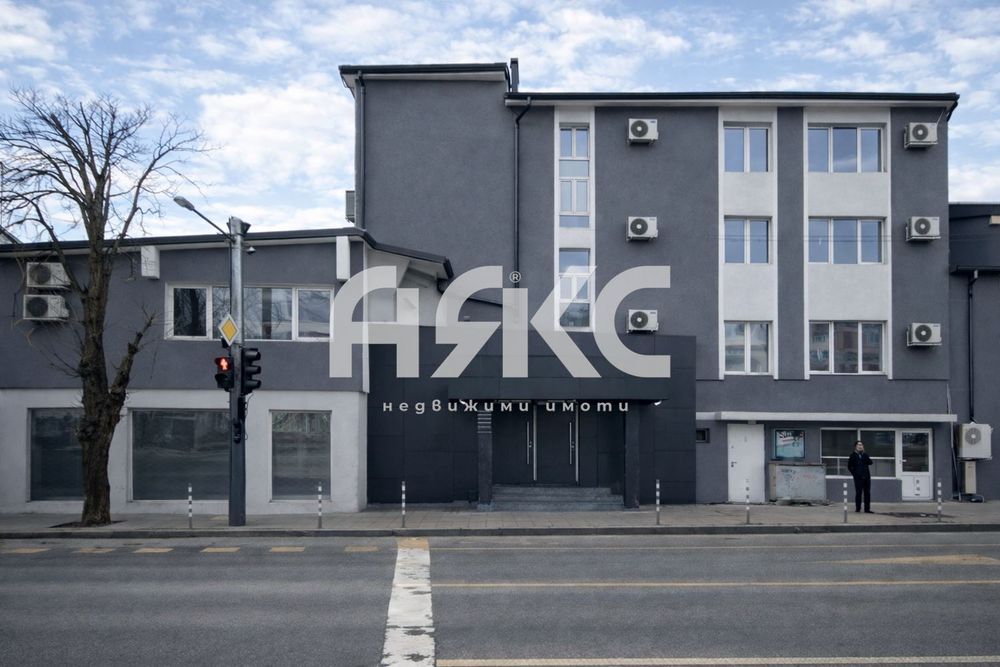Офис сграда под наем на комуникативно място ! ДО МЕТРОСТНАЦИЯ