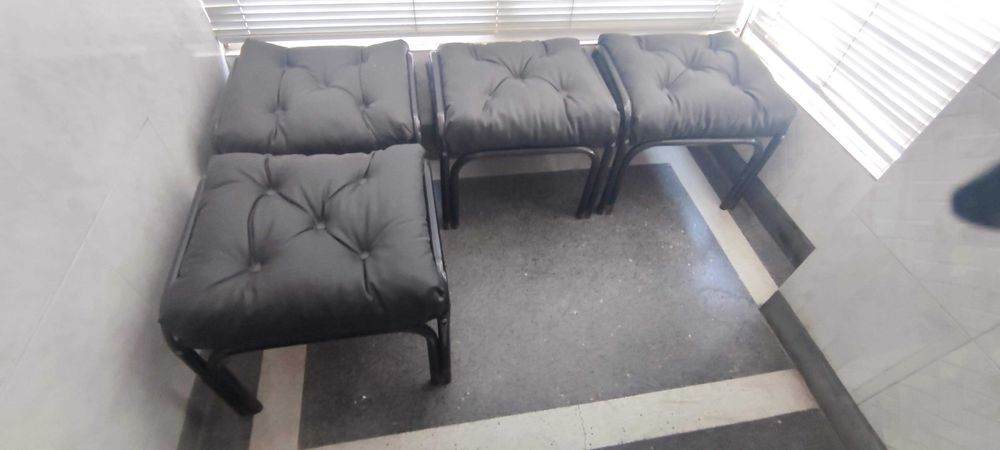 столове и табуретки чакалня