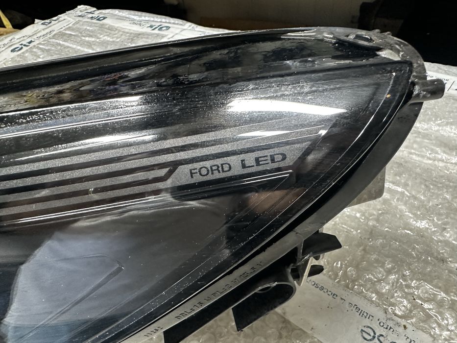 Far stânga full led ford kiga.2.cod:PV4B-13E015-CE