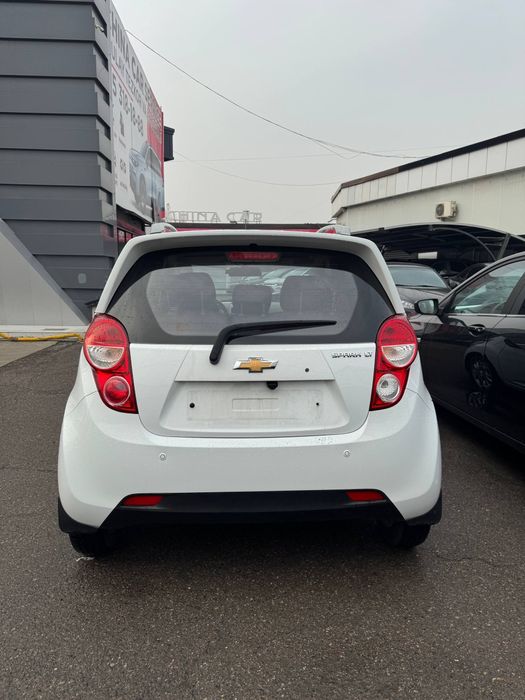 spark 2022 yili rangi oq,probegi 43000km