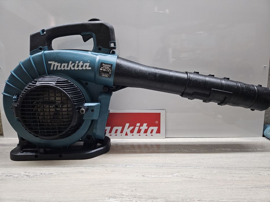 Makita Въздуходувка DUB363 18+18V.