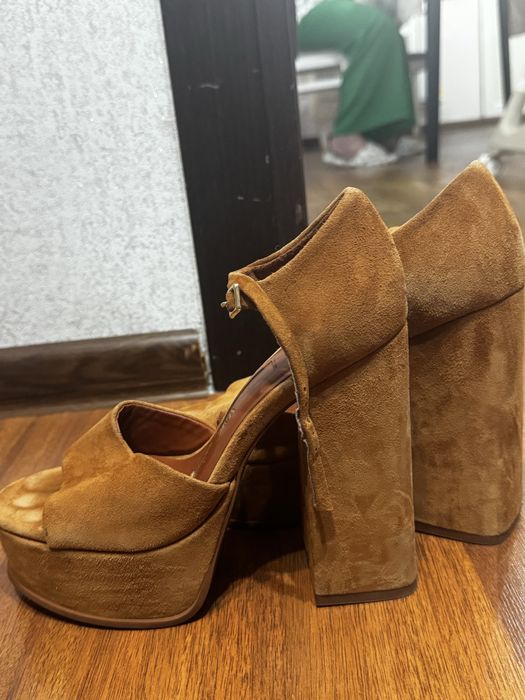 Продам Босоножки зара