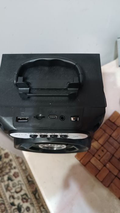 Продам блютуз колонку