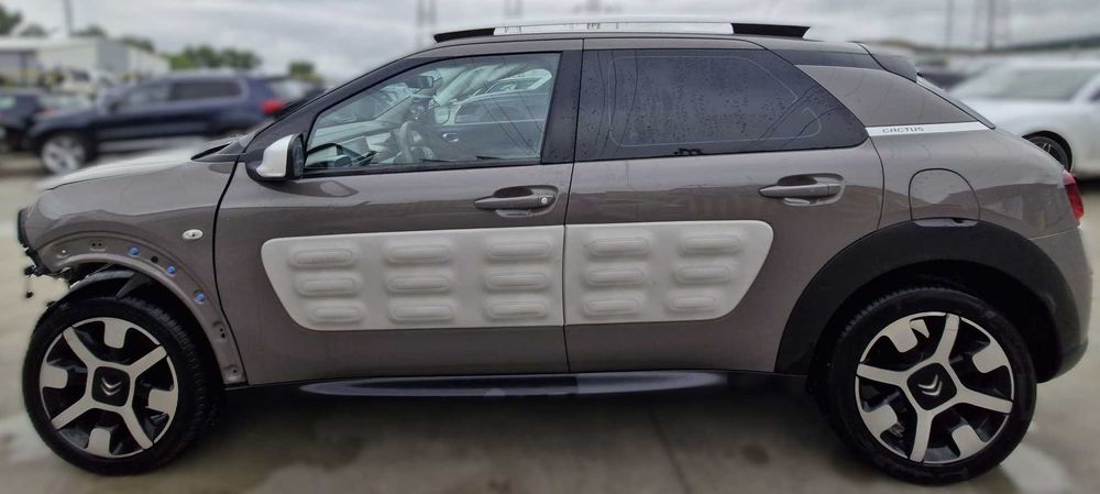 Dezmembrez Citroen C4 Cactus 1.2B 81CP HM01 5+1 trepte euro 5 2014