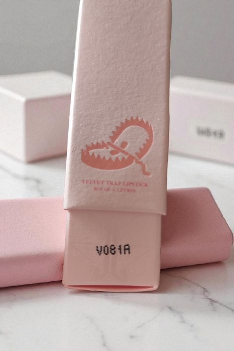 Jeffree star Velvet Trap Lipstick Celebrity Skin Червило стик