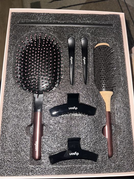 Набор  от  Dyson!