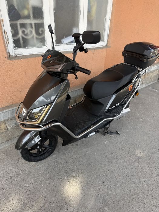 yadea t5 sotiladi idial holatda 50 60 km kish mav bosib otadi