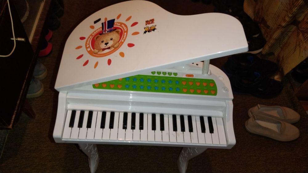 Детское пианино классное.