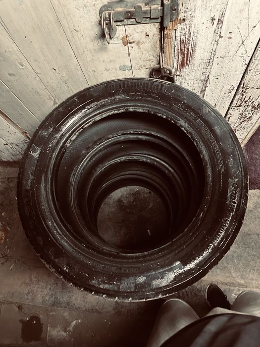 Продам Шины летний 215/55 R17