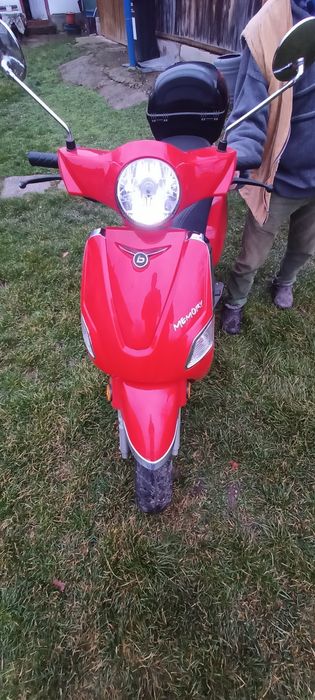 Vând scuter Beeline memory