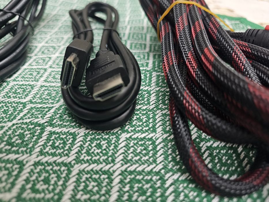 HDMI кабель и кабель питания