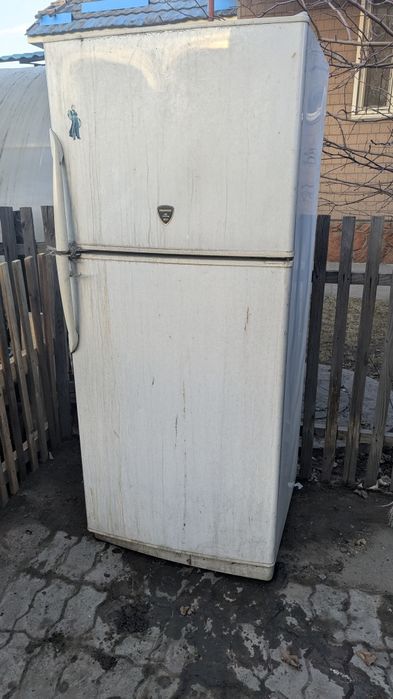 Отдадим холодильник (не работает)