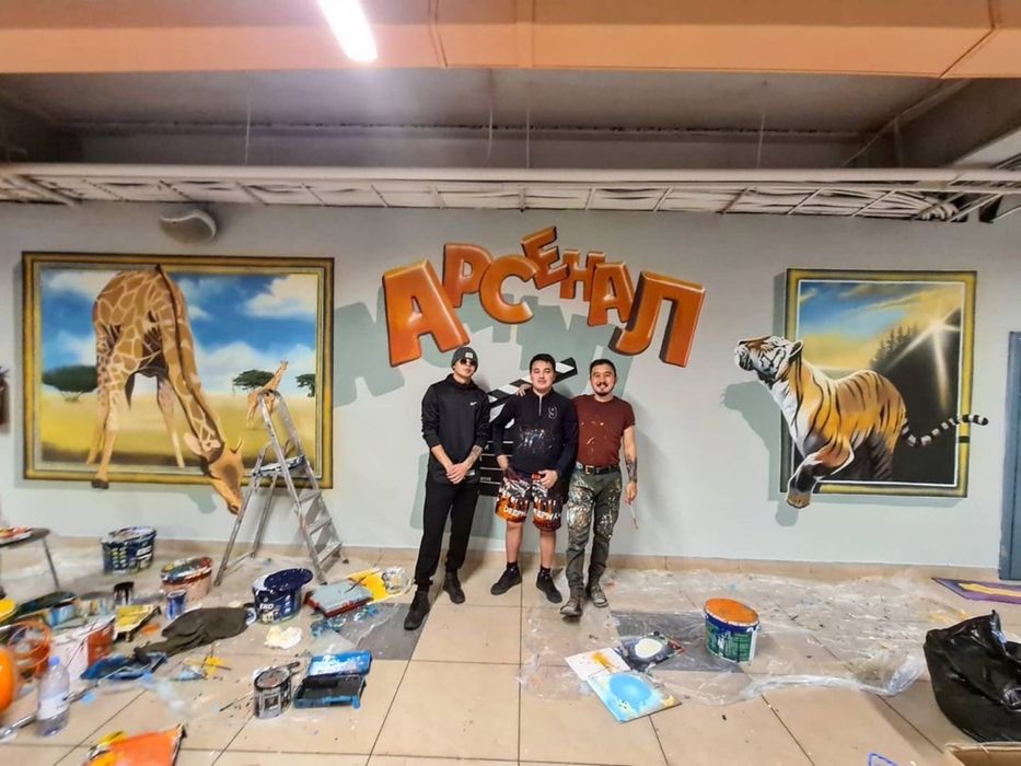 Роспись стен. Муралы. Барельеф. Граффити. Стритарт. Художник.