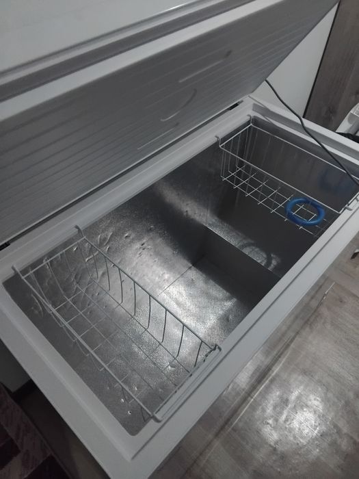 Продам морозильную камеру