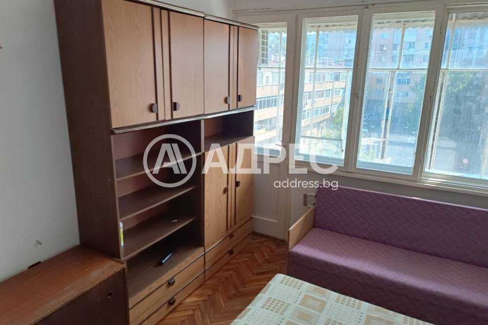 Дава се под наем Двустаен апартамент в Разград, Център - 65 кв.м за 229.5 € - Снимка #2