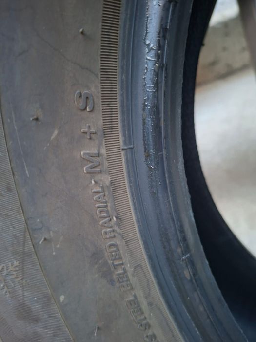 Vând anvelope iarnă 215/65/16
